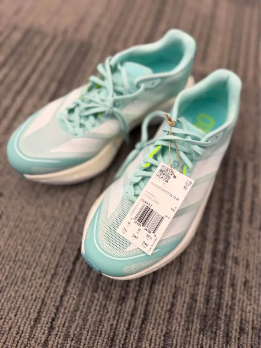 ✨ NEW - Adidas Adizero Boston 13 - Women's 7.5 / Men's 6 - Mint / White - NEW ✨